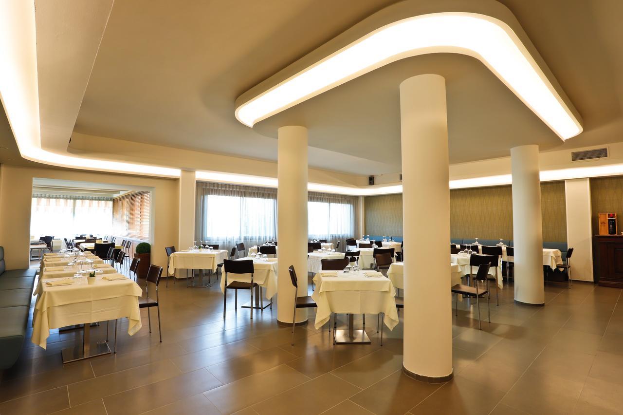 Hotel Grifone Principina a Mare Esterno foto