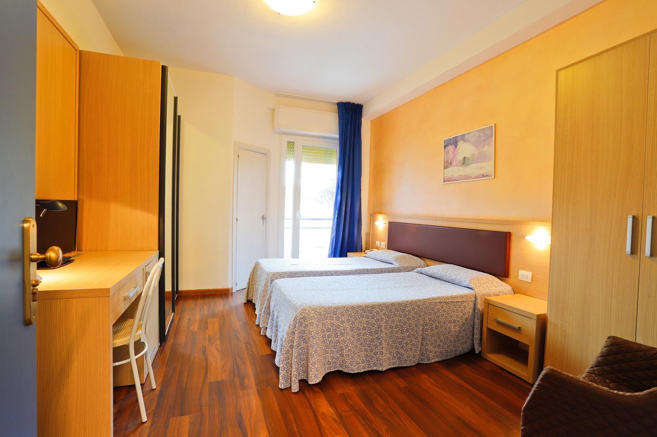 Hotel Grifone Principina a Mare Esterno foto