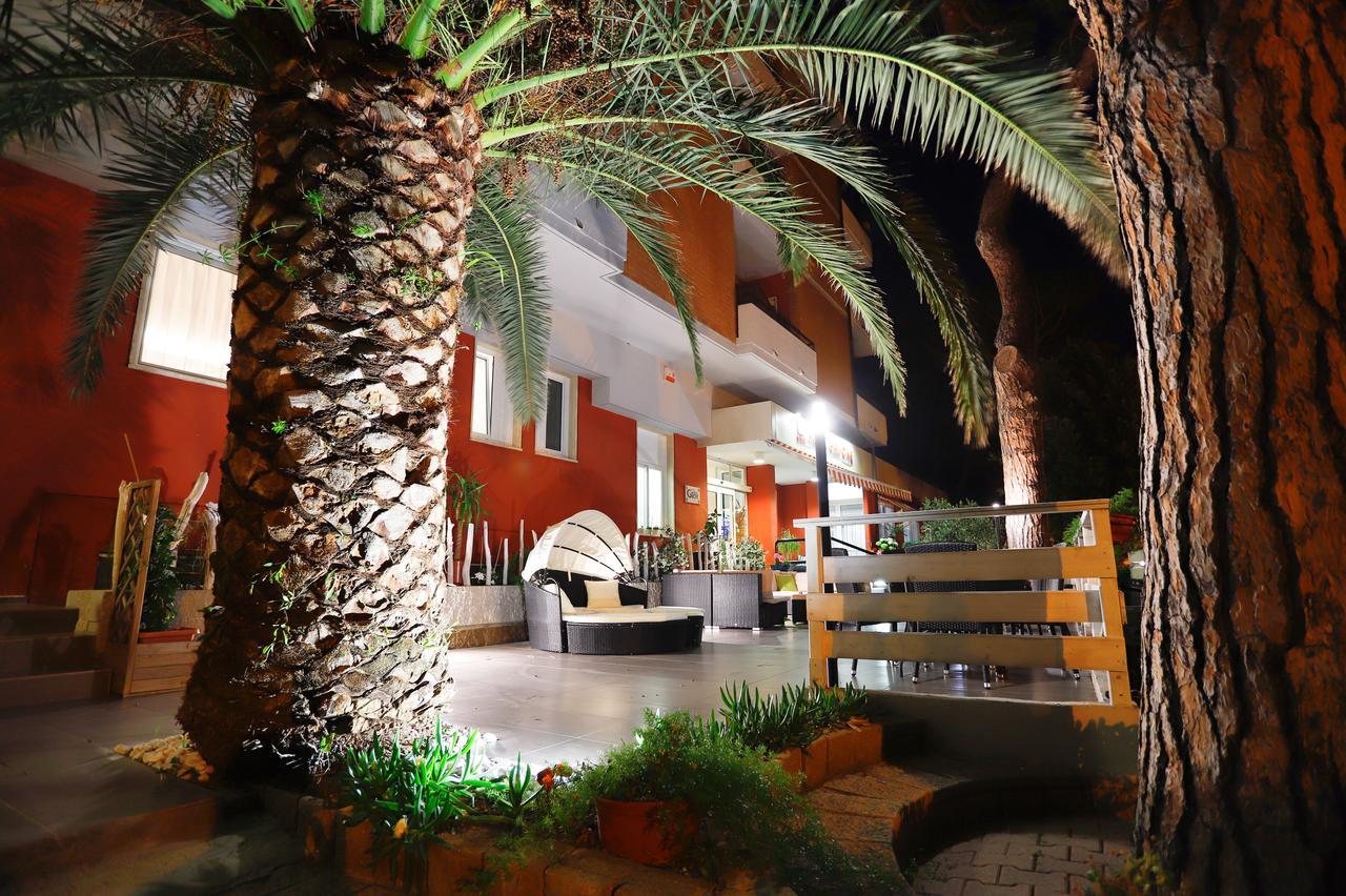 Hotel Grifone Principina a Mare Esterno foto