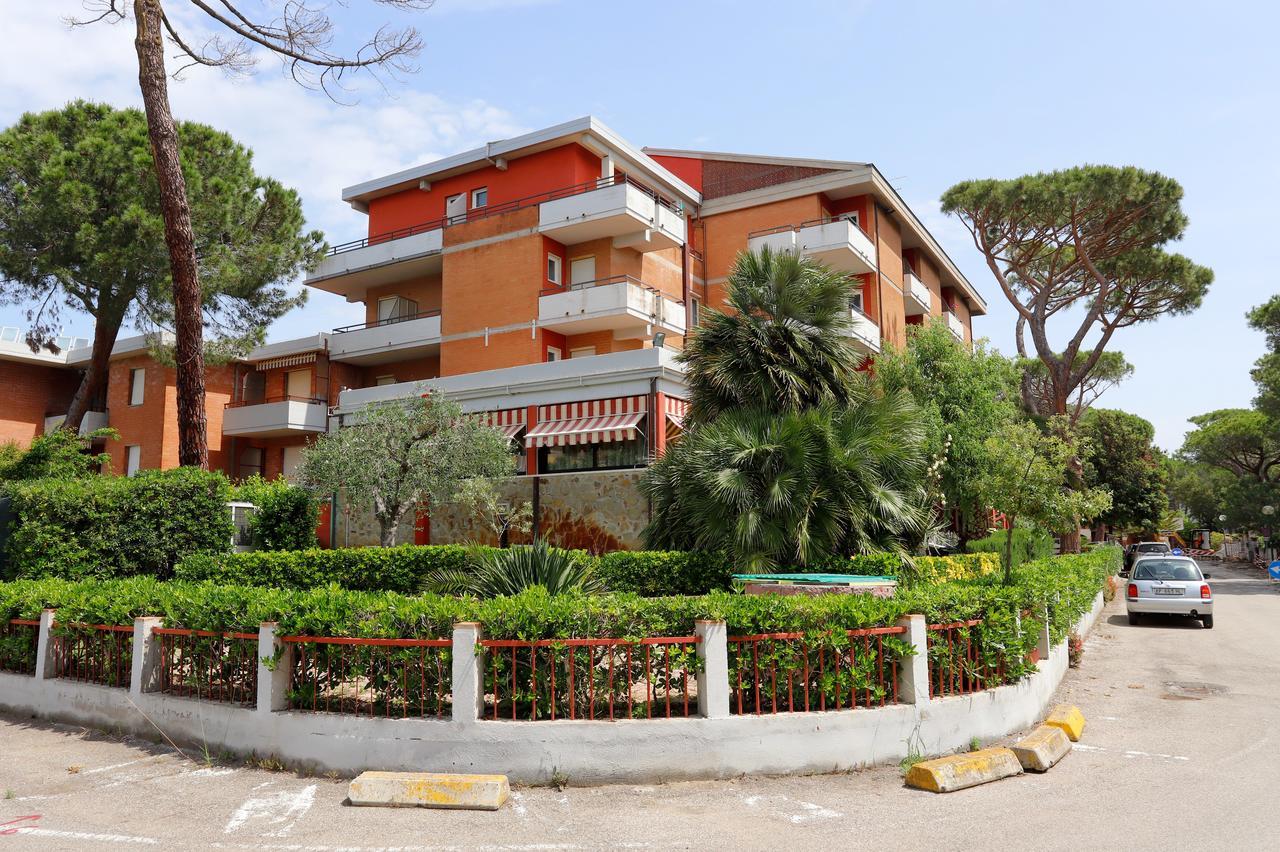 Hotel Grifone Principina a Mare Esterno foto