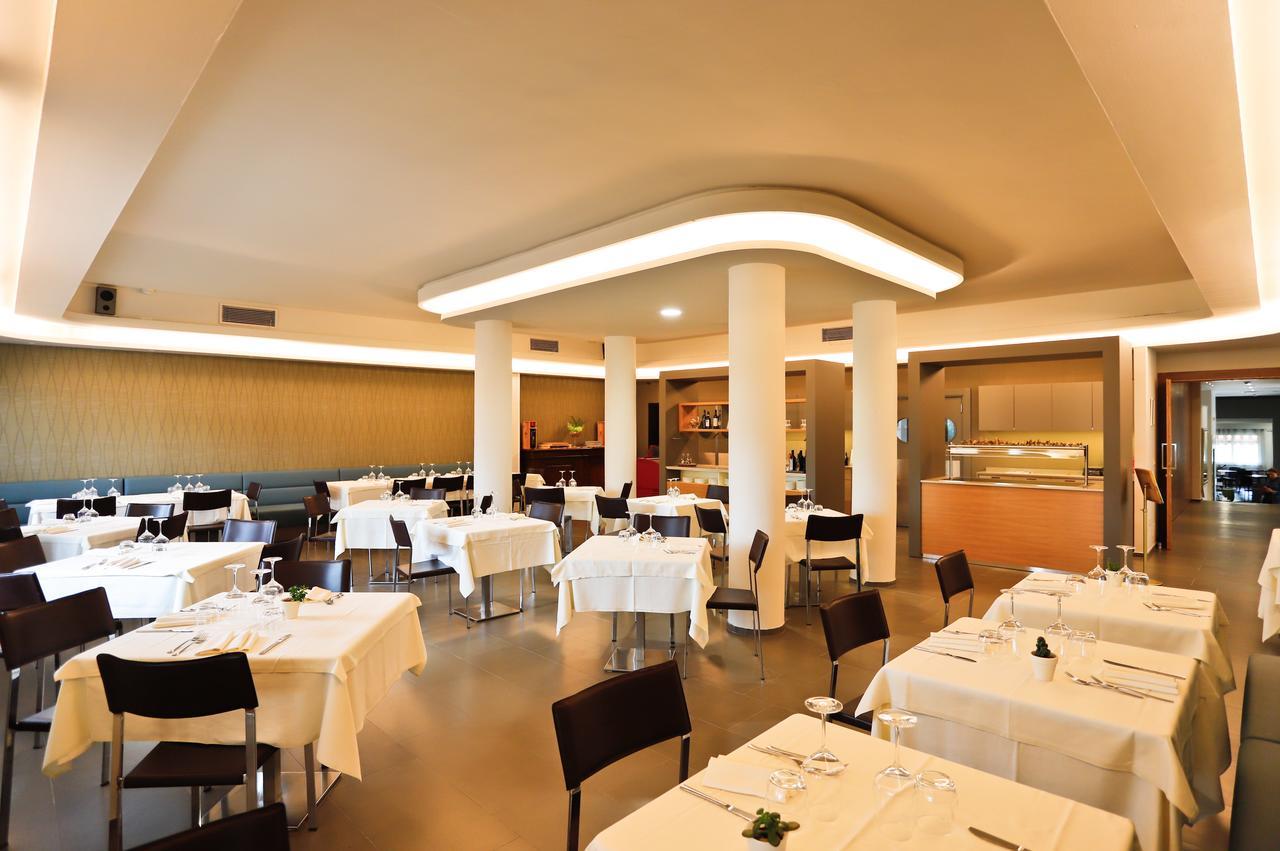 Hotel Grifone Principina a Mare Esterno foto