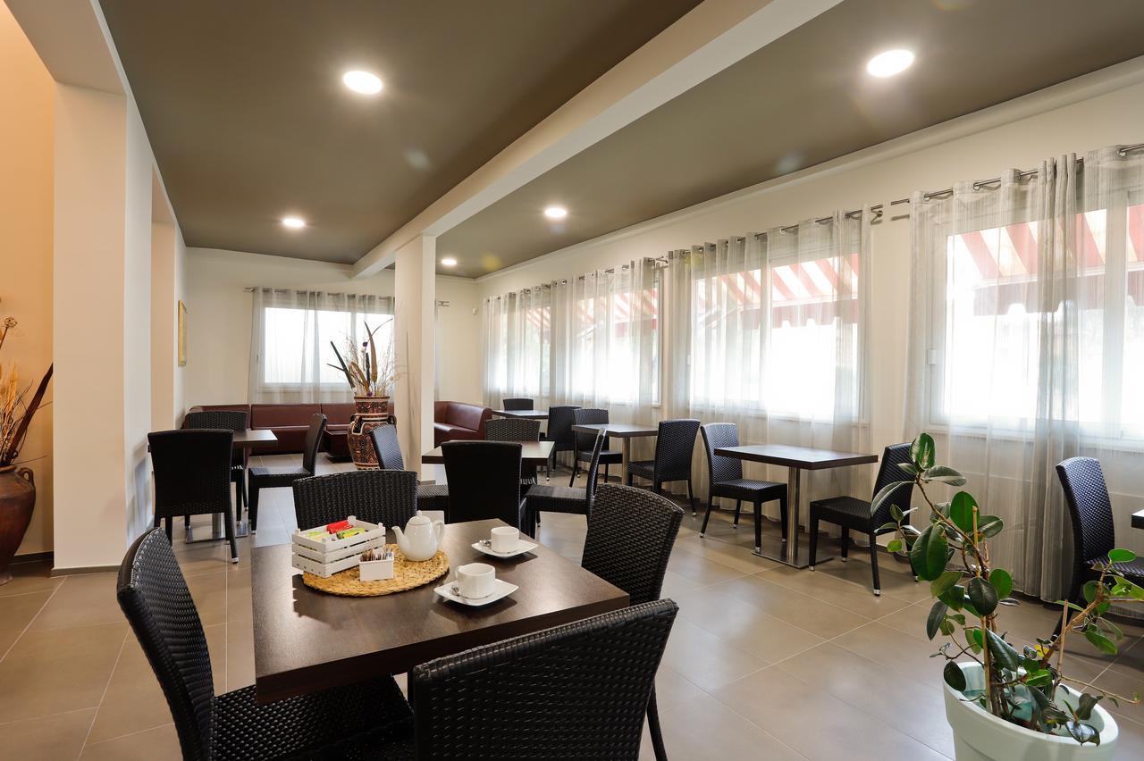 Hotel Grifone Principina a Mare Esterno foto