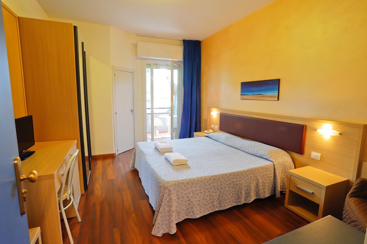 Hotel Grifone Principina a Mare Esterno foto
