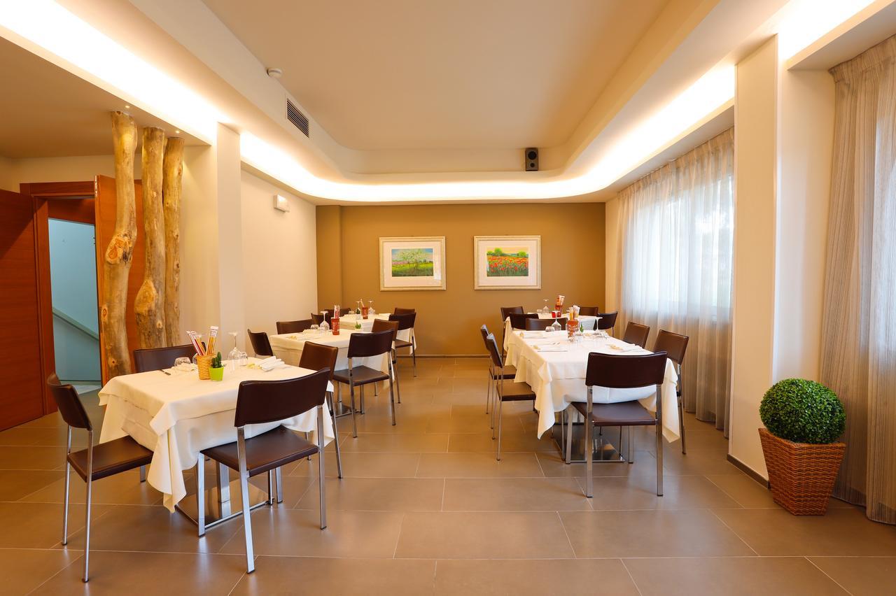Hotel Grifone Principina a Mare Esterno foto