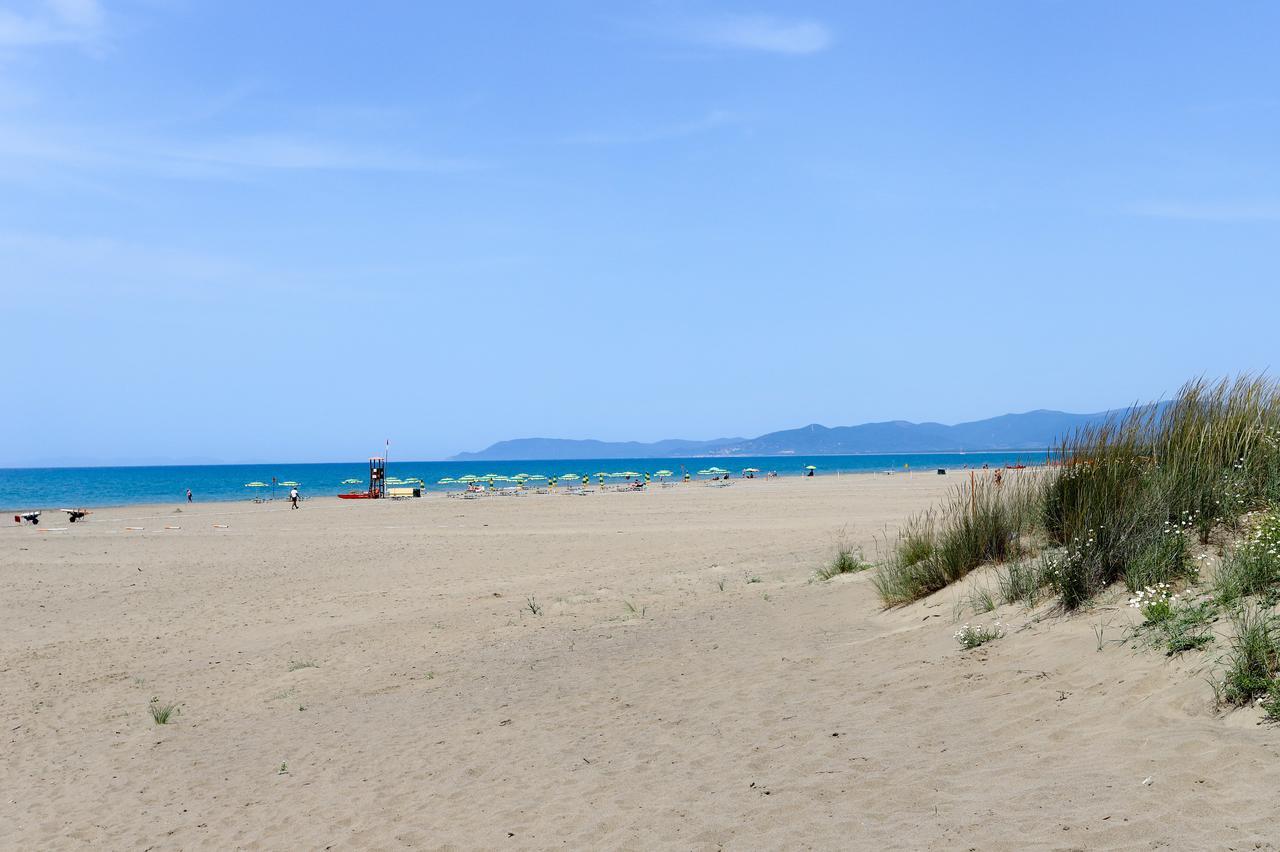 Hotel Grifone Principina a Mare Esterno foto