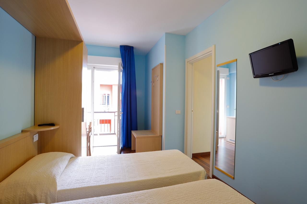 Hotel Grifone Principina a Mare Esterno foto