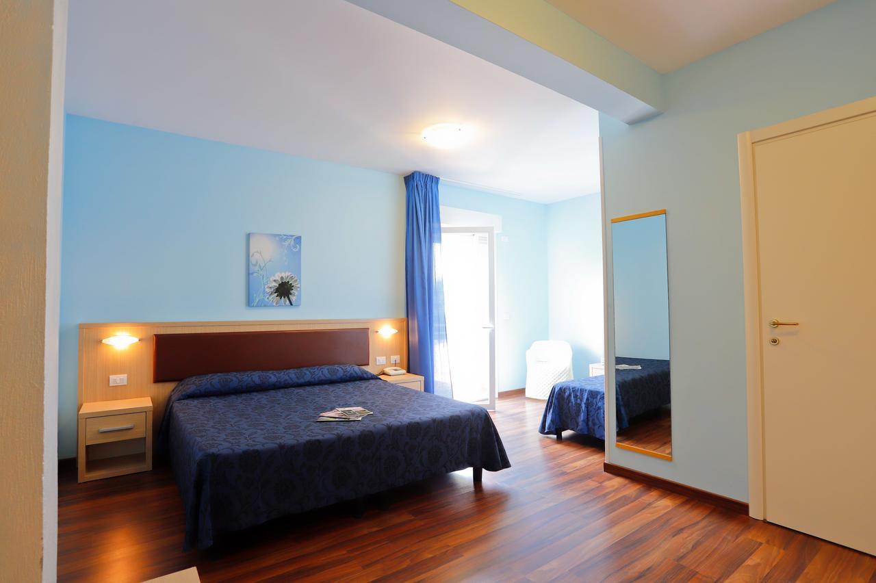 Hotel Grifone Principina a Mare Esterno foto